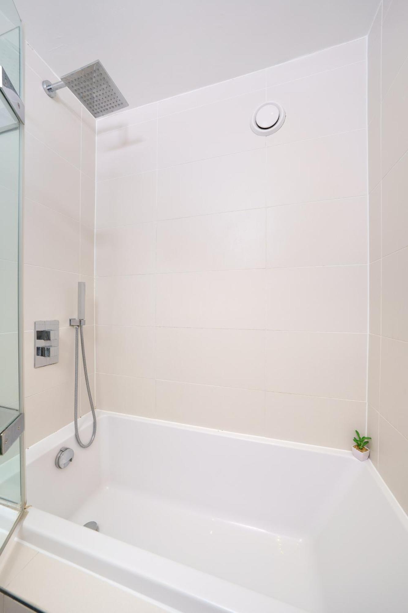 En-Suite Room In Zone 1 Londra Dış mekan fotoğraf